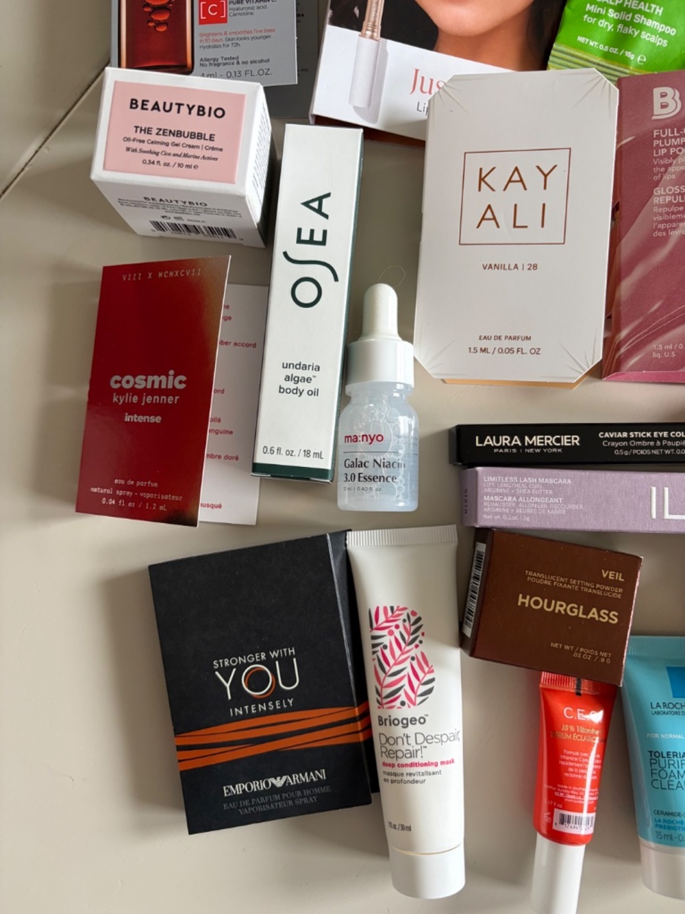Ulta Beauty NEW make up bag including 19 minis/samples - Picture 4 of 6